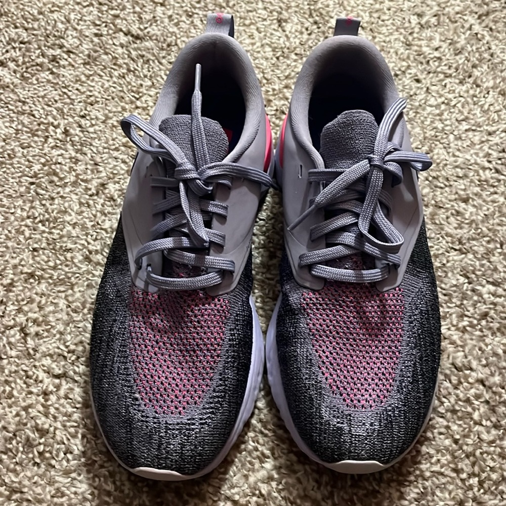 Nike women’s size 8 running shoe